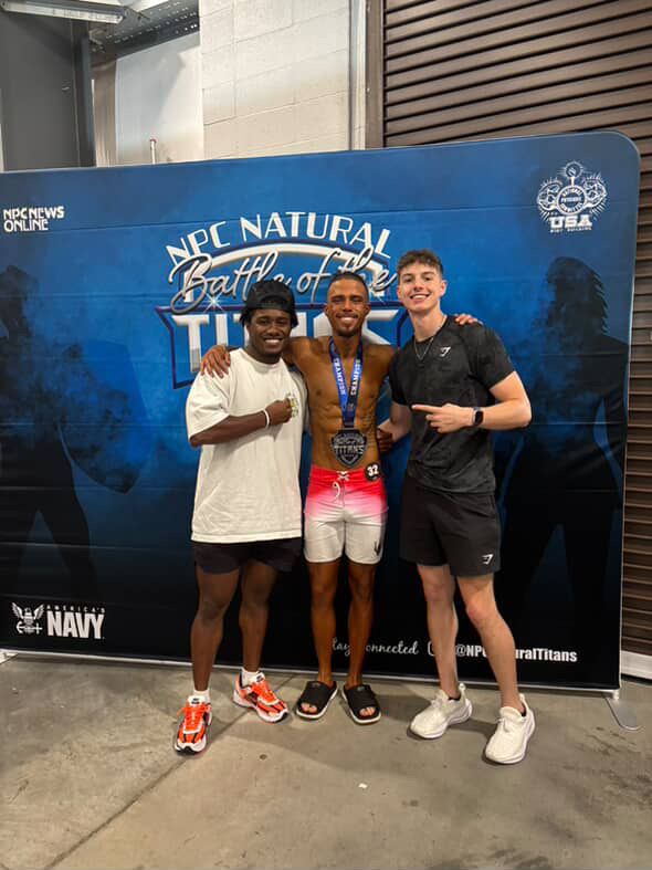Cellusfit athlete and team at a bodybuilding competition
